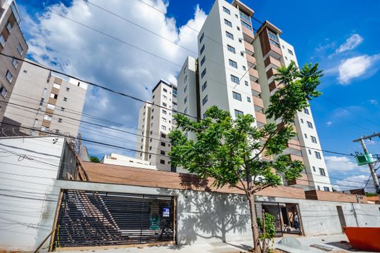 Apartamento à venda com 2 quartos, 55m² em Serrano, Belo Horizonte
