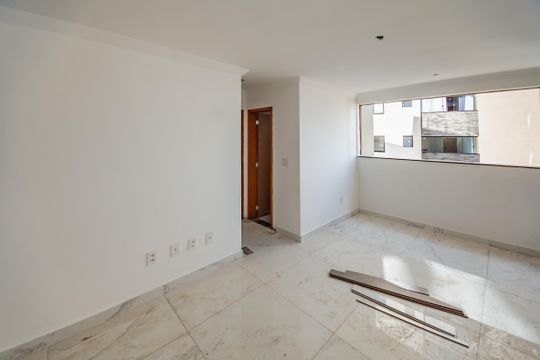 Sala de apartamento à venda com 2 quartos, 55m² em Serrano, Belo Horizonte