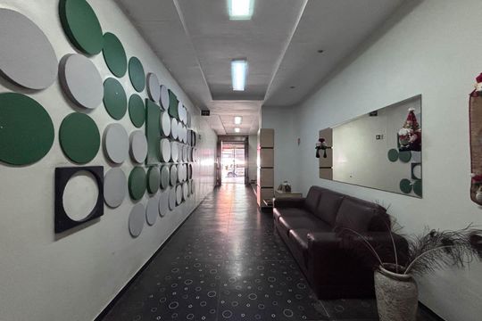 Hall social de apartamento à venda com 1 quarto, 52m² em Centro Histórico, Porto Alegre