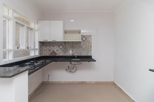 Cozinha de casa à venda com 3 quartos, 185m² em Guarujá, Porto Alegre