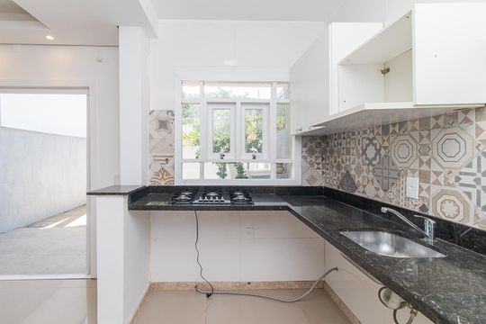 Cozinha de casa à venda com 3 quartos, 185m² em Guarujá, Porto Alegre