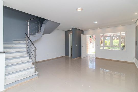 Casa à venda com 3 quartos, 185m² em Guarujá, Porto Alegre