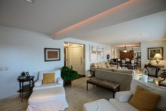Apartamento à venda com 3 quartos, 182m² em Real Parque, São Paulo