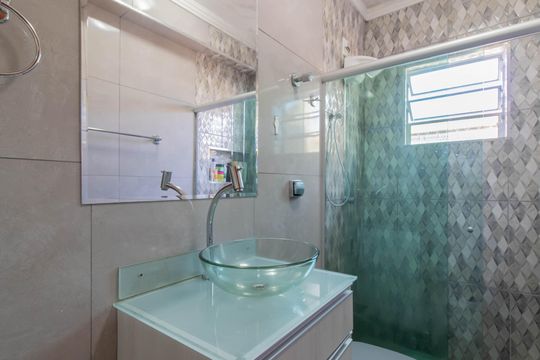 Banheiro  de casa à venda com 3 quartos, 125m² em Jardim Santa Mena, Guarulhos