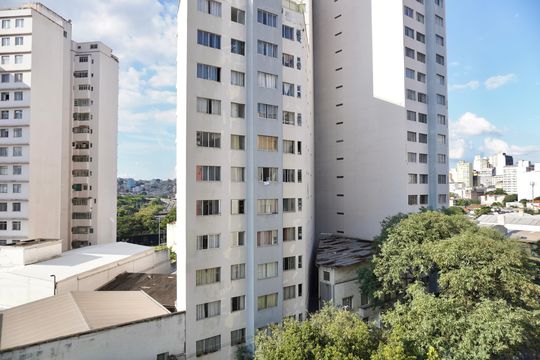 Varanda - vista  de apartamento para alugar com 1 quarto, 40m² em Barro Preto, Belo Horizonte