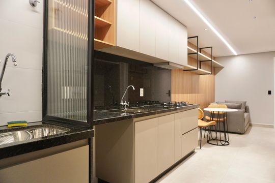 Cozinha de apartamento para alugar com 1 quarto, 40m² em Barro Preto, Belo Horizonte