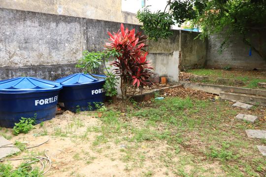 Quintal de casa para alugar com 7 quartos, 368m² em Itapuã, Salvador