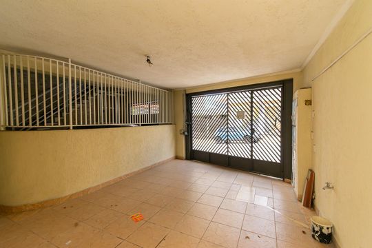 Garagem de casa para alugar com 3 quartos, 400m² em Vila Lúcia, São Paulo