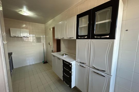 Cozinha de apartamento para alugar com 2 quartos, 65m² em Praça Seca, Rio de Janeiro