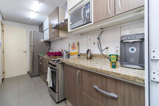 Cozinha de casa de condomínio à venda com 3 quartos, 127m² em Jardim São Luís, São Paulo