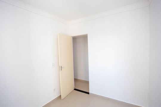 Quarto 2 de apartamento à venda com 2 quartos, 44m² em Canhema, Diadema