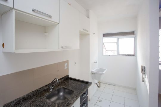 Cozinha de apartamento à venda com 2 quartos, 44m² em Canhema, Diadema