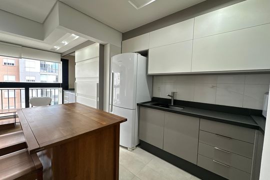 Cozinha de apartamento à venda com 1 quarto, 64m² em Alphaville Empresarial, Barueri