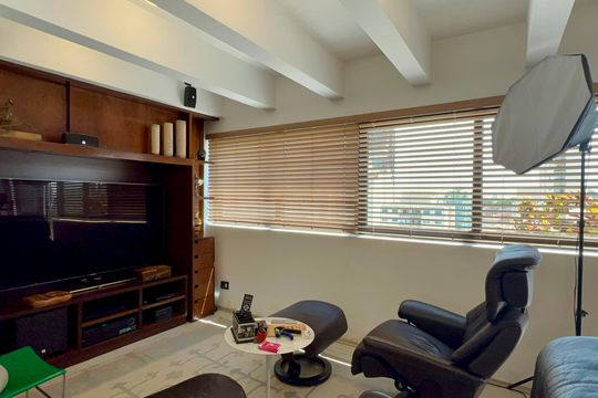 Sala de TV de apartamento à venda com 1 quarto, 156m² em Jardins, São Paulo