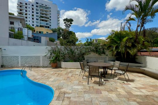 Área comum de casa à venda com 3 quartos, 420m² em Alto de Pinheiros, São Paulo