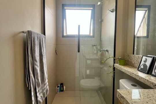 Banheiro da Suíte 2 de casa de condomínio à venda com 2 quartos, 85m² em Parque Taquaral, Campinas