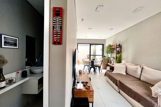 Sala de casa de condomínio à venda com 2 quartos, 85m² em Parque Taquaral, Campinas