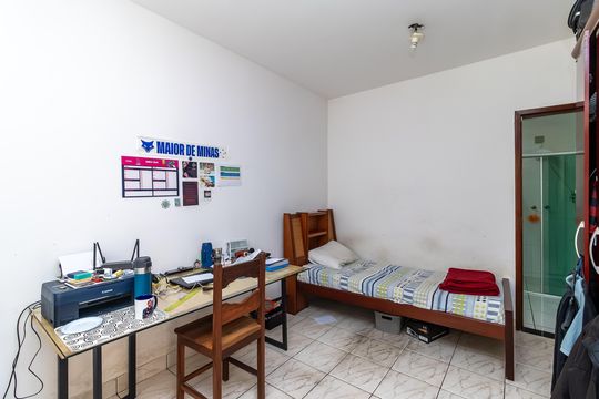 Quarto 4 de casa à venda com 8 quartos, 574m² em Pampulha, Belo Horizonte