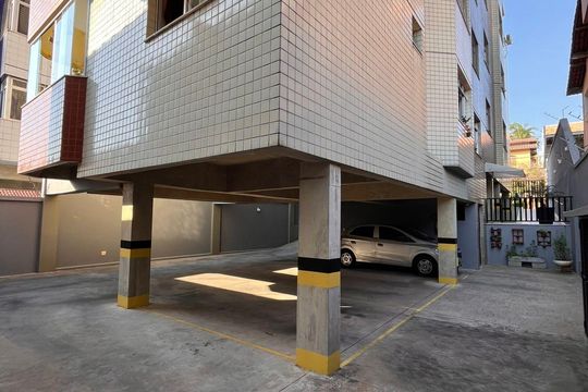 Garagem de apartamento à venda com 2 quartos, 115m² em Itapoã, Belo Horizonte