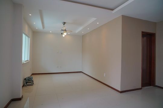 Casa à venda com 4 quartos, 247m² em Engenho do Mato, Niterói