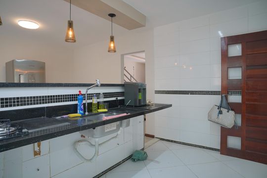 Cozinha de casa à venda com 4 quartos, 247m² em Engenho do Mato, Niterói