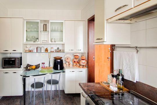 Cozinha de apartamento à venda com 3 quartos, 116m² em Savassi, Belo Horizonte