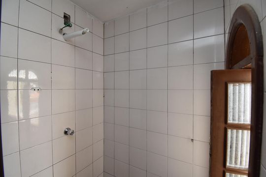 Banheiro da Suíte de casa para alugar com 3 quartos, 130m² em Boa Vista, Curitiba