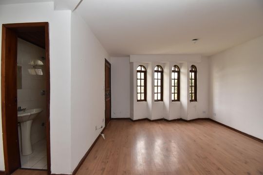 Sala de casa para alugar com 3 quartos, 130m² em Boa Vista, Curitiba