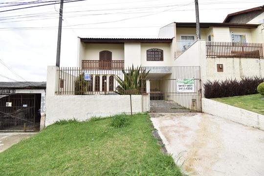 Fachada de casa para alugar com 3 quartos, 130m² em Boa Vista, Curitiba