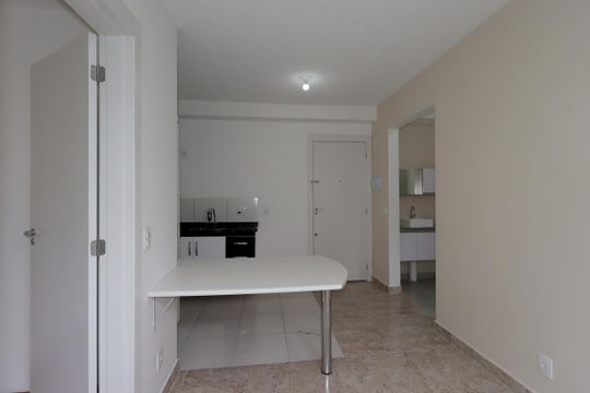 Sala de apartamento para alugar com 2 quartos, 35m² em Santa Maria, Santo André