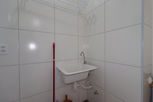 Área de Serviço de apartamento para alugar com 2 quartos, 35m² em Santa Maria, Santo André