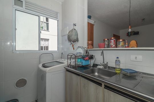 Cozinha de apartamento à venda com 2 quartos, 47m² em Morro Santana, Porto Alegre