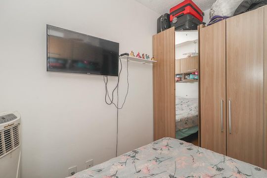 Quarto de apartamento à venda com 2 quartos, 47m² em Morro Santana, Porto Alegre