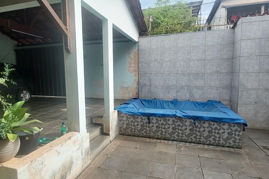 Casa à venda com 3 quartos, 200m² em Bom Jesus, Contagem