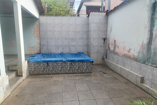 Casa à venda com 3 quartos, 200m² em Bom Jesus, Contagem