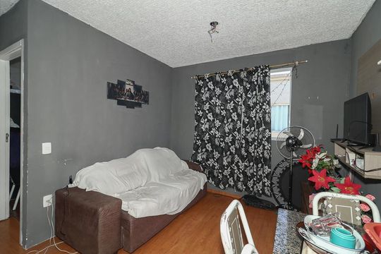 Sala de apartamento à venda com 2 quartos, 42m² em Rubem Berta, Porto Alegre