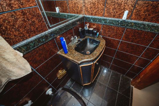 Banheiro da Suíte de apartamento à venda com 3 quartos, 180m² em Santa Amelia, Belo Horizonte