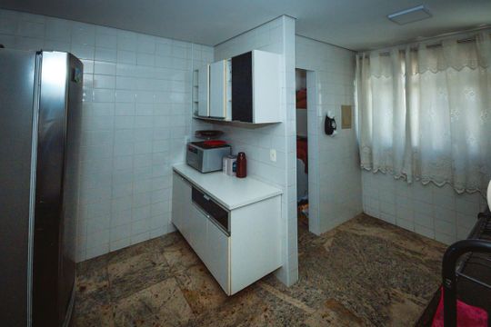 Cozinha de apartamento à venda com 3 quartos, 180m² em Santa Amelia, Belo Horizonte
