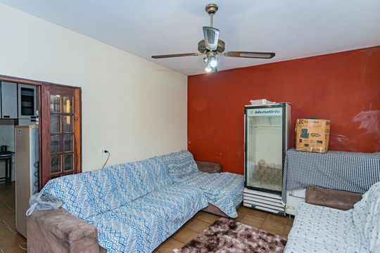 Sala de casa para alugar com 2 quartos, 110m² em Vila Serralheiro, São Paulo