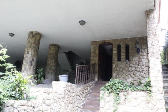 Fachada de casa para alugar com 6 quartos, 540m² em Anil, Rio de Janeiro