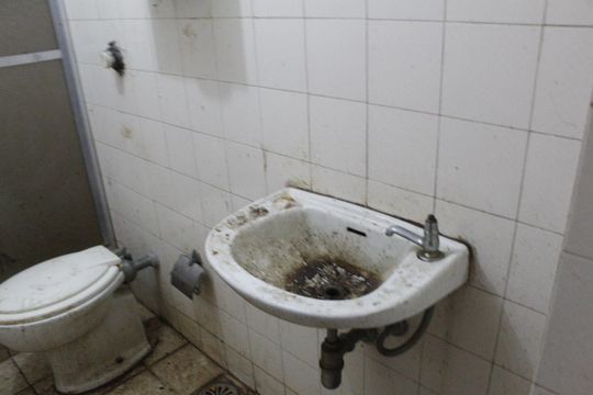 Banheiro de serviço de casa para alugar com 6 quartos, 540m² em Anil, Rio de Janeiro
