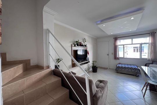 Sala de casa de condomínio à venda com 4 quartos, 116m² em Vargem Pequena, Rio de Janeiro