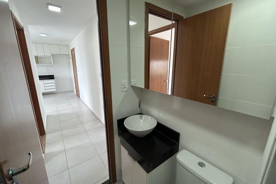 Banheiro de apartamento para alugar com 2 quartos, 40m² em Inhaúma, Rio de Janeiro