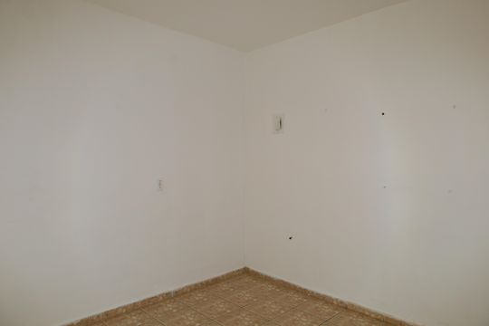 Quarto 2 de casa para alugar com 2 quartos, 60m² em Vila Carmosina, São Paulo