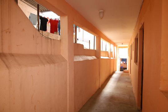 Área comum - Corredor de casa para alugar com 2 quartos, 60m² em Vila Carmosina, São Paulo