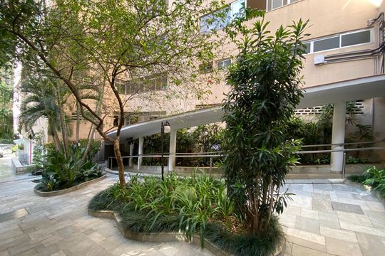 Apartamento à venda com 3 quartos, 250m² em Cerqueira César, São Paulo