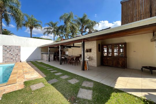 Área externa de casa de condomínio para alugar com 5 quartos, 915m² em Jardim Sao Paulo Ii, Cotia