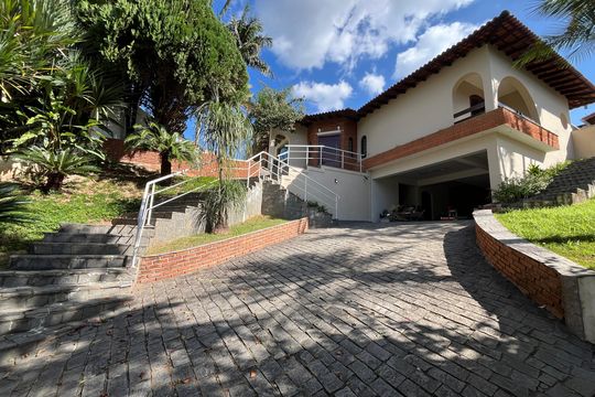 Fachada de casa de condomínio para alugar com 5 quartos, 915m² em Jardim Sao Paulo Ii, Cotia