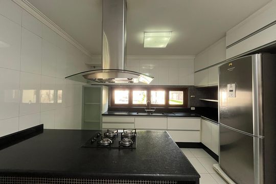 Cozinha de casa de condomínio para alugar com 5 quartos, 915m² em Jardim Sao Paulo Ii, Cotia