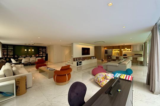 Casa de Condomínio à venda com 3 quartos, 600m² em Granja Julieta, São Paulo